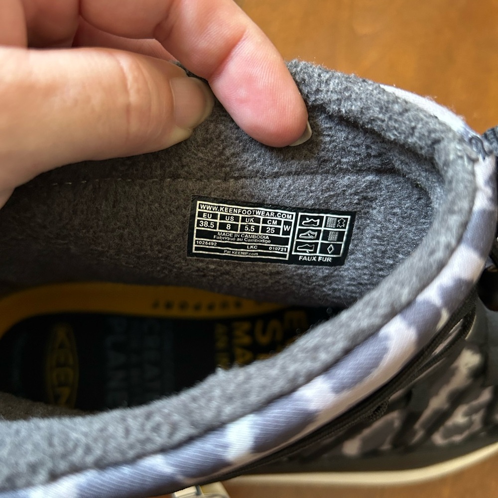 ❌❌SOLD❌❌Keen Women's 8 Uneek SNK II Waterproof Chukka Boots Animal Print/Silver - Picture 7 of 12